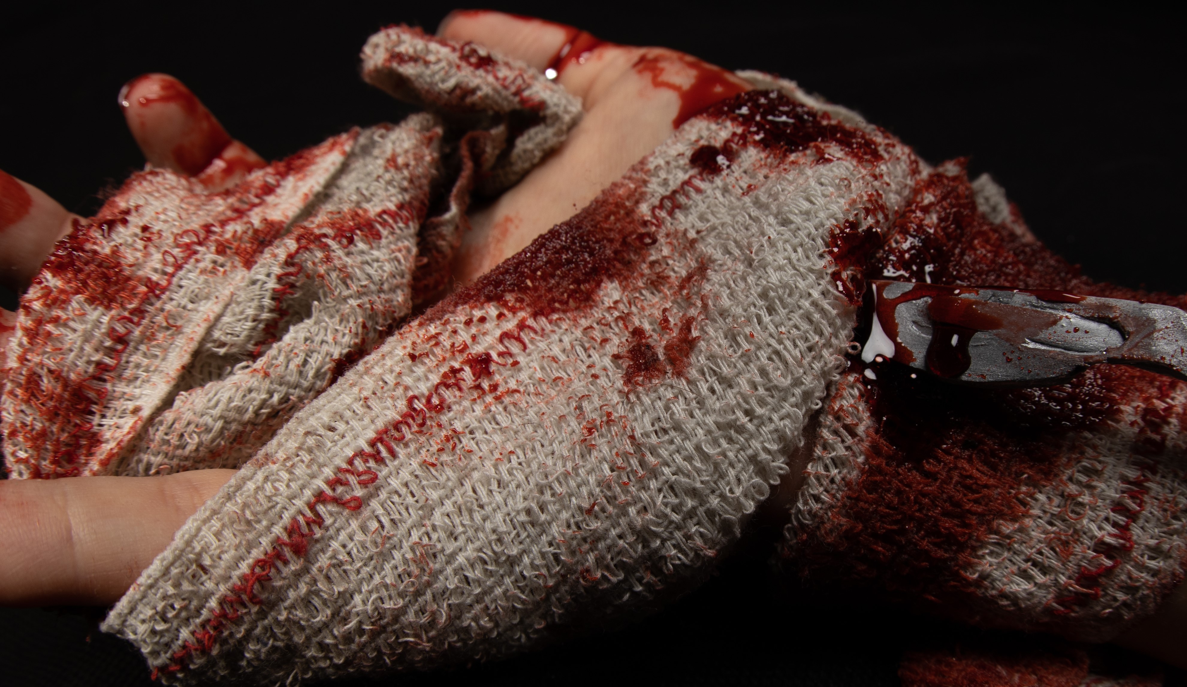 blood 1,2,bisturi